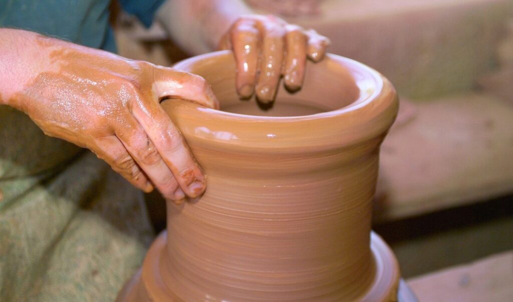 Costa-Brava-Private-Tour-Art-and-Galleries-Taller-ceramica-1024x603